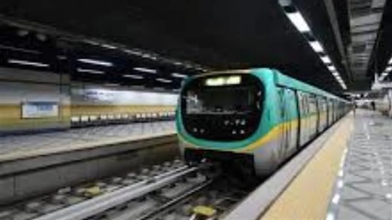 توزيع المكاتب.. أماكن استخراج اشتراكات مترو القاهرة في جامعة العتبة والشهداء